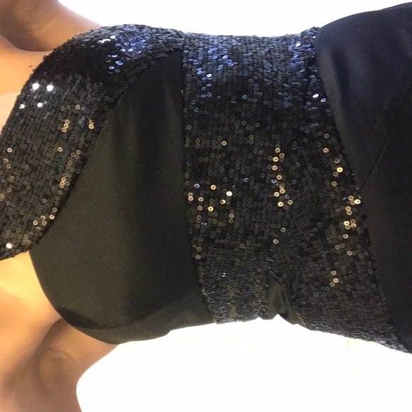 Holiday dress - Picture 6 of 8